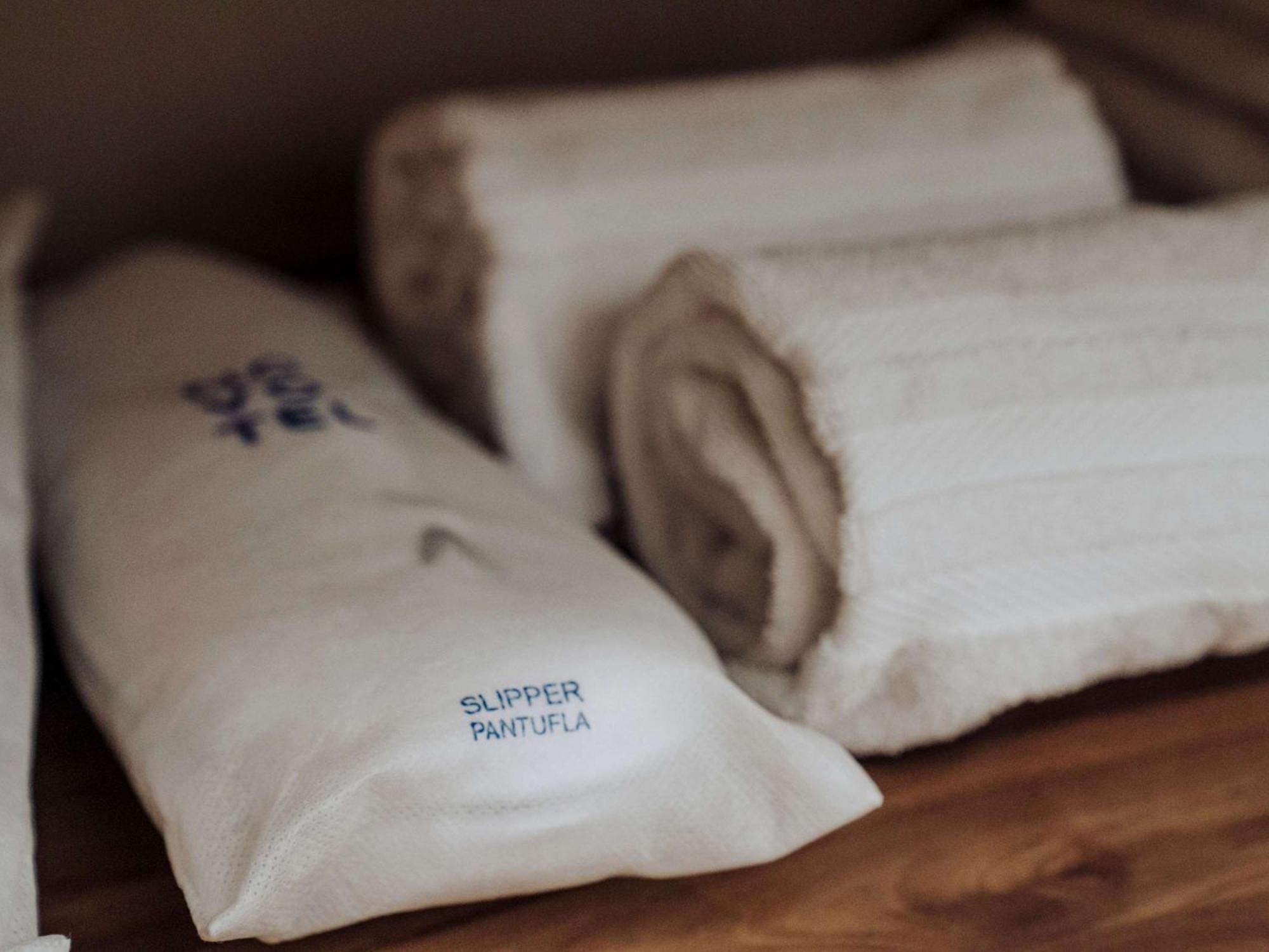 Novotel Medellin El Tesoro Exterior foto A folded bath sheet