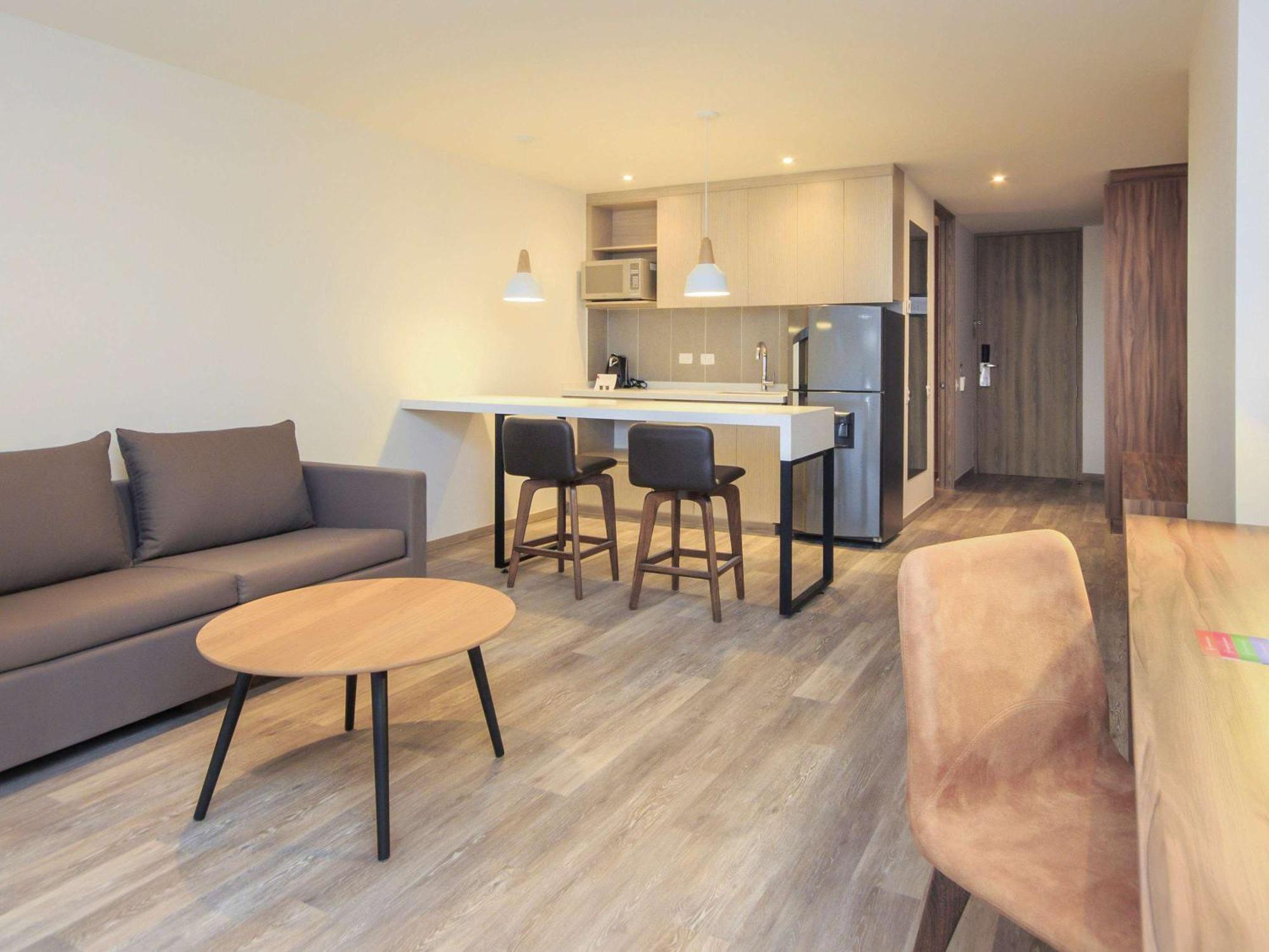 Novotel Medellin El Tesoro Exterior foto A typical apartment at the University of New South Wales